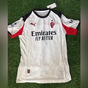 AC Milan Third Jersey 25/26
Modric #14 Serie A Badge - Player Version